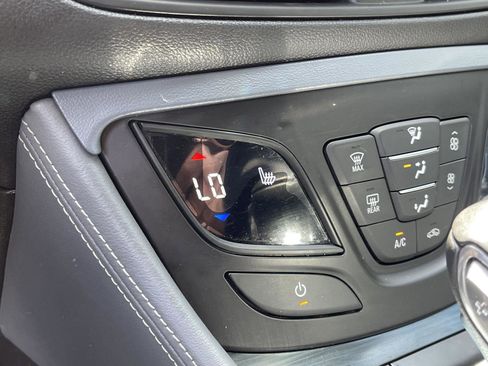 Used 2020 Buick Envision Essence FWD image 28