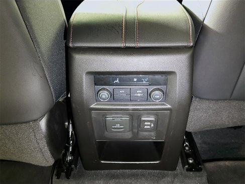 Used 2022 Chevrolet Traverse RS image 23