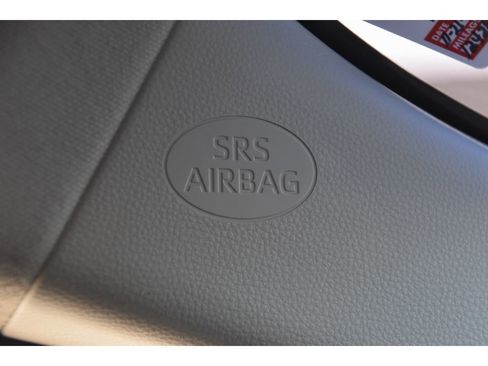 Used 2020 Toyota Corolla LE image 35