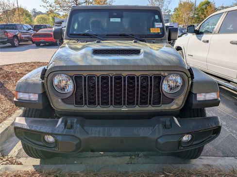 Used 2025 Jeep Gladiator Sport image 6