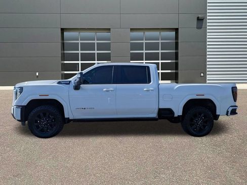 Used 2025 GMC Sierra 3500 AT4 w/ AT4 Premium Plus Package AWD/4WD image 9