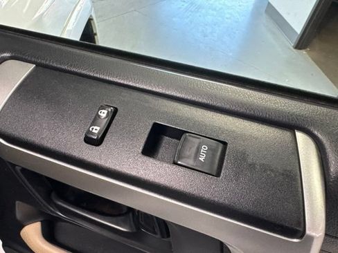 Used 2012 Toyota 4Runner Limited AWD/4WD image 29