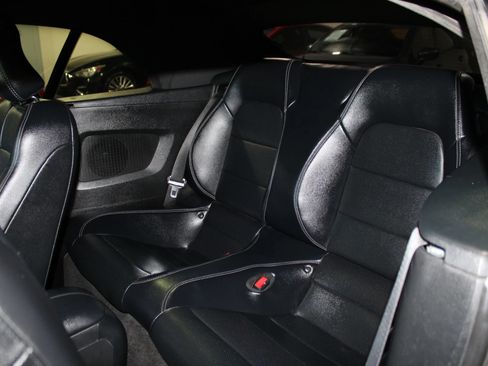 Used 2016 Ford Mustang Premium RWD image 22