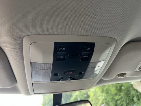 Used 2015 Lexus CT 200h FWD image 19