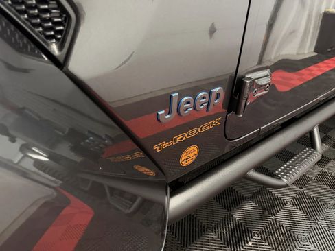 Used 2024 Jeep Wrangler Unlimited w/ LED Headlamp & Fog Lamp Group image 18