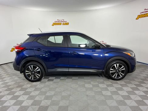 Used 2019 Nissan Kicks SR w/ SR Premium Package FWD image 6