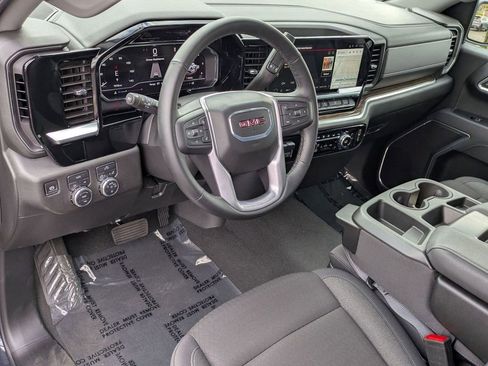 Used 2025 GMC Sierra 1500 Elevation image 4