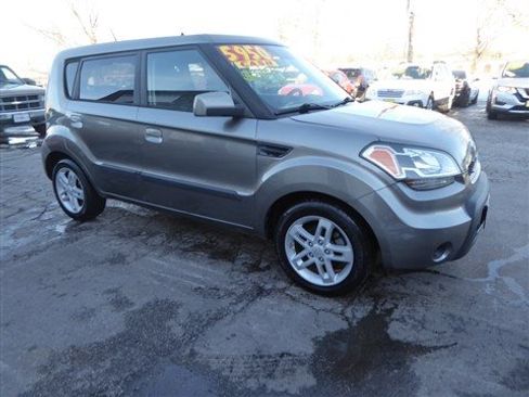 Used 2010 Kia Soul + image 5