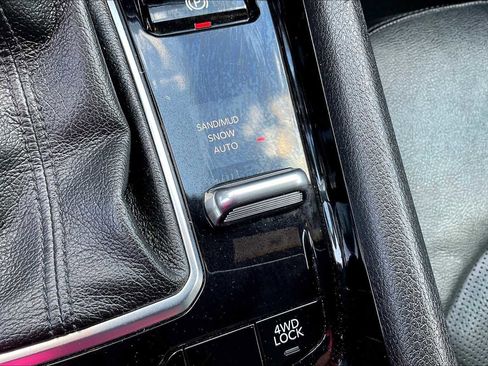 Used 2023 Jeep Compass Limited image 95