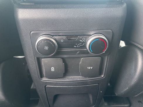 Used 2022 Ford Explorer XLT w/ Equipment Group 202A image 36