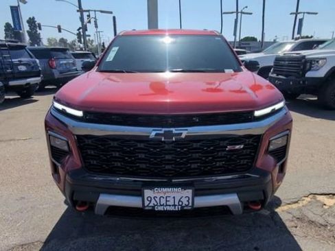 Certified 2025 Chevrolet Traverse Z71 AWD/4WD image 3