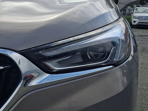 Used 2018 Buick Enclave Essence FWD image 12