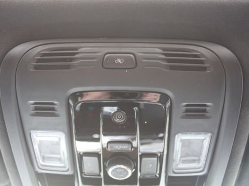 Used 2025 Cadillac Escalade ESV Sport Platinum w/ LPO, Floor Liner Package AWD/4WD image 38