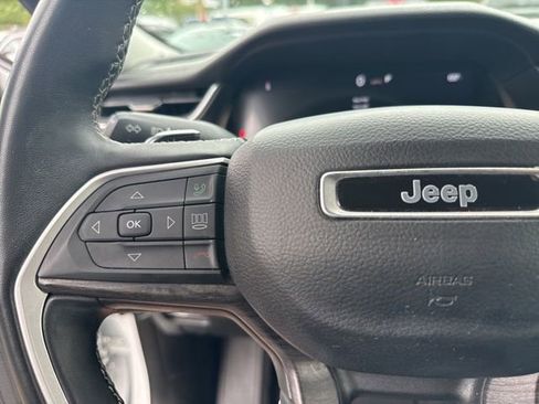 Certified 2022 Jeep Grand Cherokee Limited image 37