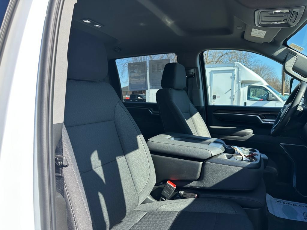 Used 2025 Chevrolet Silverado 2500 LT w/ Convenience Package AWD/4WD image 17
