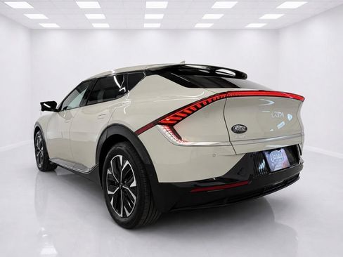 Used 2023 Kia EV6 Wind w/ Wind Technology Package AWD/4WD image 5
