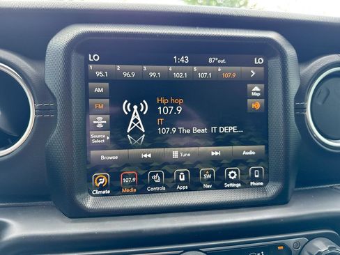 Used 2021 Jeep Gladiator Overland w/ Popular Equipment Package AWD/4WD image 14
