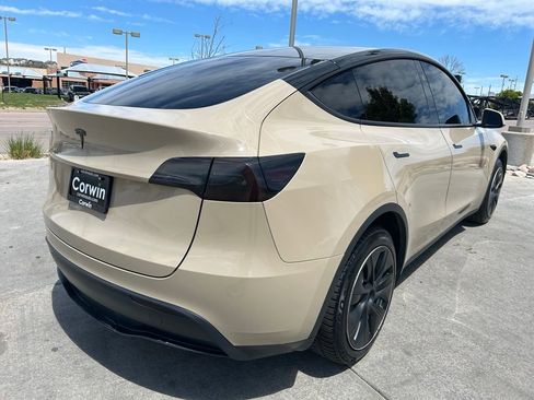 Used 2024 Tesla Model Y Long Range AWD/4WD image 7