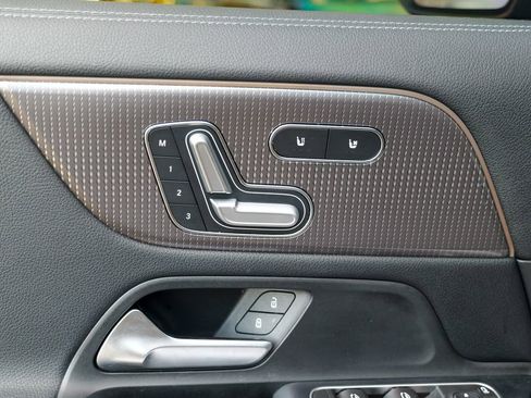 Used 2021 Mercedes-Benz GLA 250 4MATIC image 17