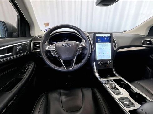 Used 2022 Ford Edge Titanium image 14