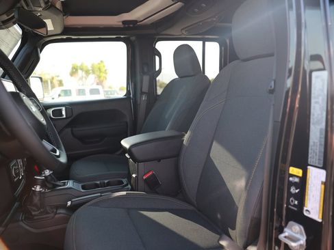 New 2026 Jeep Gladiator Sport AWD/4WD image 14