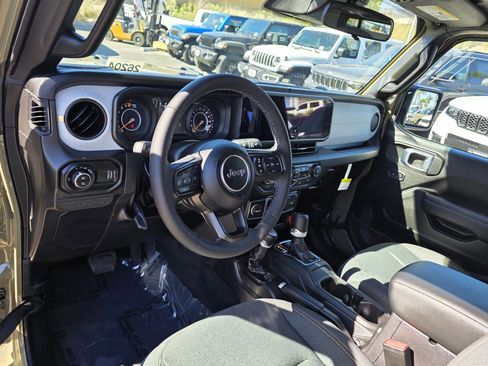 New 2026 Jeep Gladiator Sport image 9