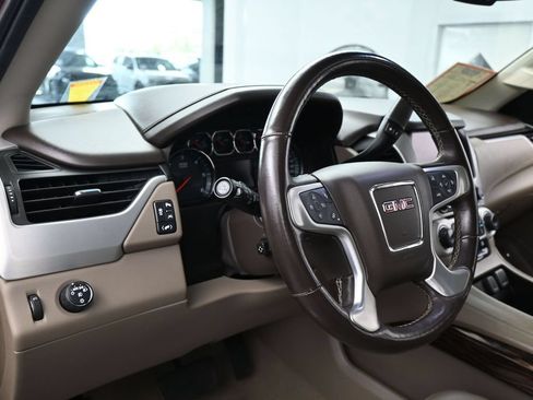 Used 2019 GMC Yukon XL SLT w/ Premium Edition RWD image 15
