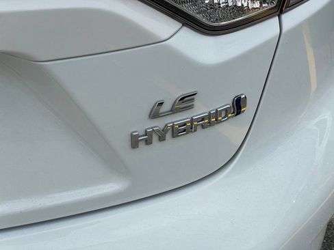 Used 2023 Toyota Corolla LE AWD/4WD image 24