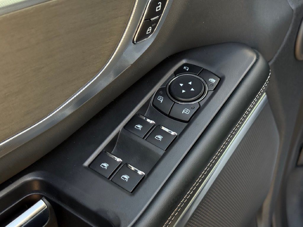 Used 2025 Ford Expedition Platinum AWD/4WD image 7