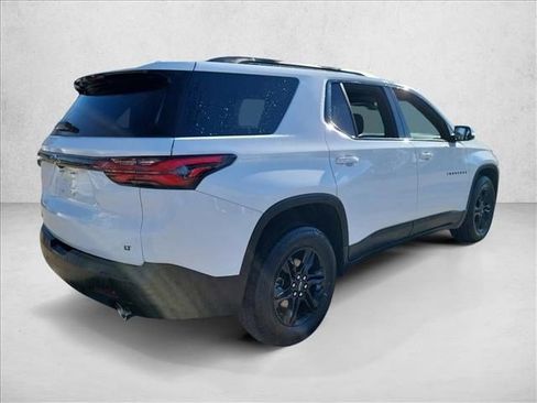 Used 2023 Chevrolet Traverse LT FWD image 5