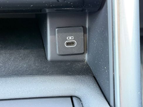 Certified 2025 Land Rover Discovery Dynamic SE AWD/4WD image 31