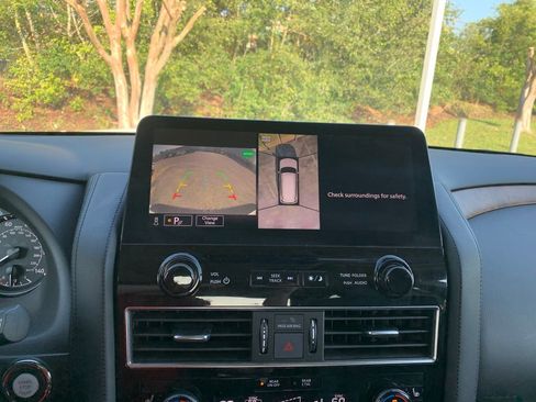 Used 2022 Nissan Armada SL w/ Captain's Chairs Package image 17