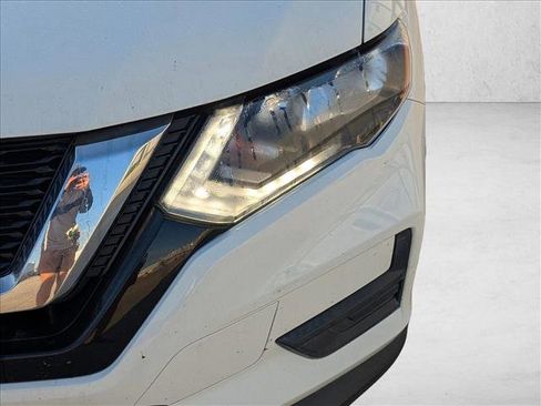 Used 2020 Nissan Rogue S FWD image 9