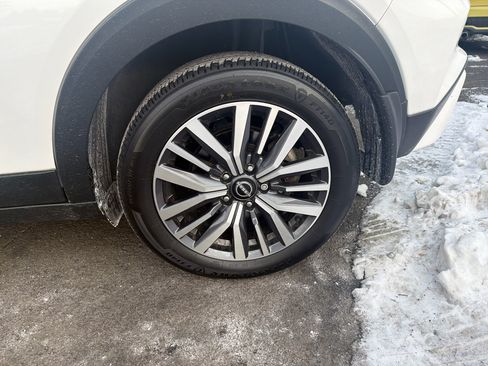 Used 2024 Nissan Kicks SV image 12