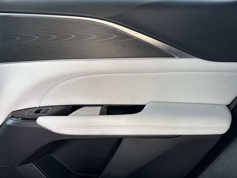 New 2025 Cadillac Lyriq Luxury image 15