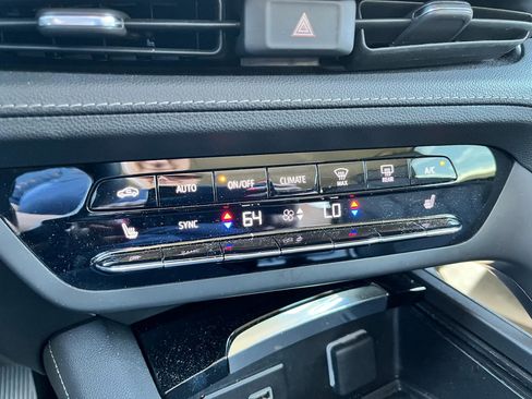 Used 2023 Buick Envision Essence AWD/4WD image 30