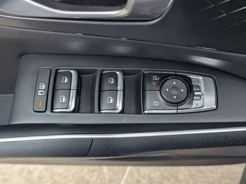 Used 2025 Kia Sorento S FWD image 15