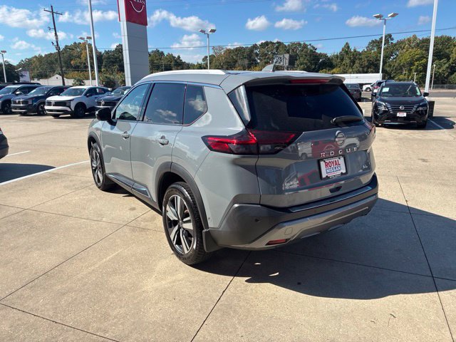Used 2022 Nissan Rogue SL w/ SL Premium Package FWD image 5