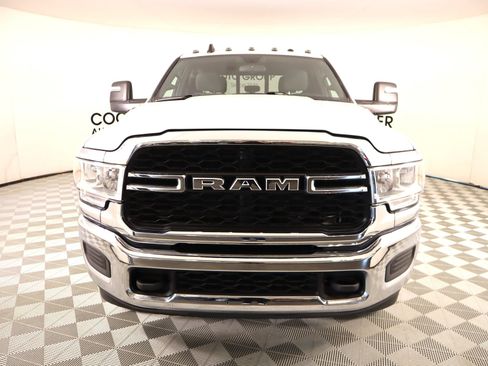 Used 2024 RAM 3500 Tradesman w/ Chrome Appearance Group image 8