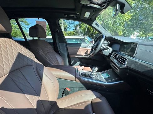 Used 2023 BMW X5 xDrive40i w/ Executive Package image 5