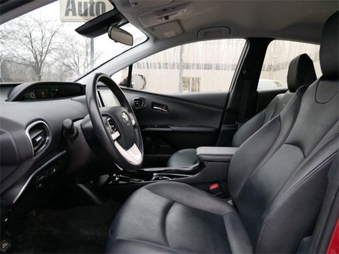 Used 2017 Toyota Prius Prime Premium image 8