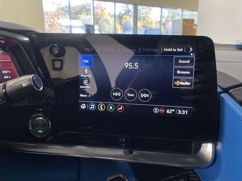 Used 2021 Chevrolet Corvette Stingray Premium Cpe w/ Z51 Performance Package image 16