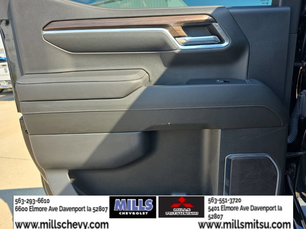 Used 2023 Chevrolet Silverado 1500 RST w/ Redline Edition AWD/4WD image 16