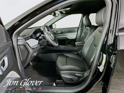 New 2026 Jeep Compass Latitude image 23
