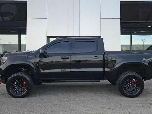 Used 2025 GMC Sierra 1500 AT4 w/ AT4 Premium Package AWD/4WD image 2