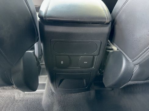 Certified 2022 Ford Explorer XLT w/ Equipment Group 202A RWD image 32