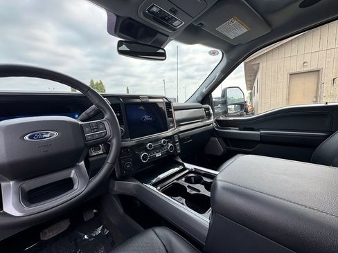 Used 2025 Ford F250 Lariat w/ Lariat Ultimate Package AWD/4WD image 24