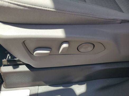 Used 2023 GMC Sierra 1500 SLE image 7