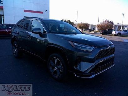 New 2025 Toyota RAV4 SE