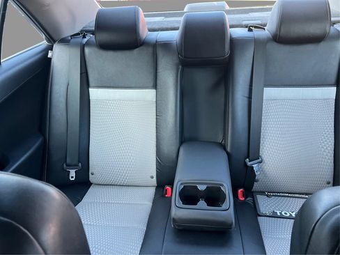 Used 2012 Toyota Camry SE FWD image 16